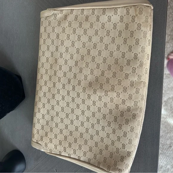 Gucci Elegant Cream Designer Women's Bag - Picture 3 of 6